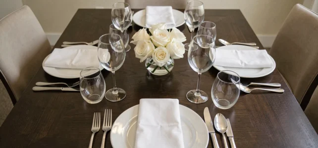 Le placement des verres à table : astuces pour une présentation élégante lors d’un dîner Le placement des verres à table : astuces pour une présentation élégante lors d’un dîner
